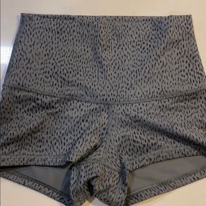 Lululemon In Movement Shorts 2.5 inch